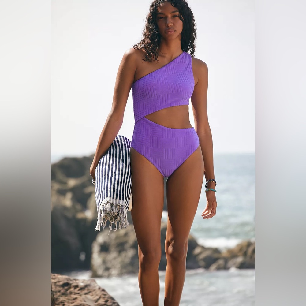 Beach Riot Celine One Piece in Ultra Violet NWT